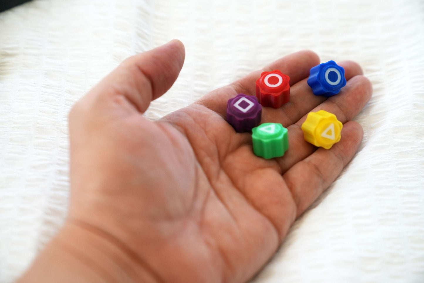 Premium Korean Gonggi Jacks Game Set - 5 Traditional Korean Gonggi Stones with Carrying Case | Bundle | Dice | 공기 | Weighted Bearings