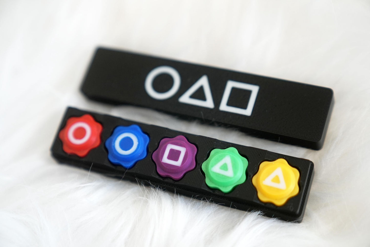 Premium Korean Gonggi Jacks Game Set - 5 Traditional Korean Gonggi Stones with Carrying Case | Bundle | Dice | 공기 | Weighted Bearings