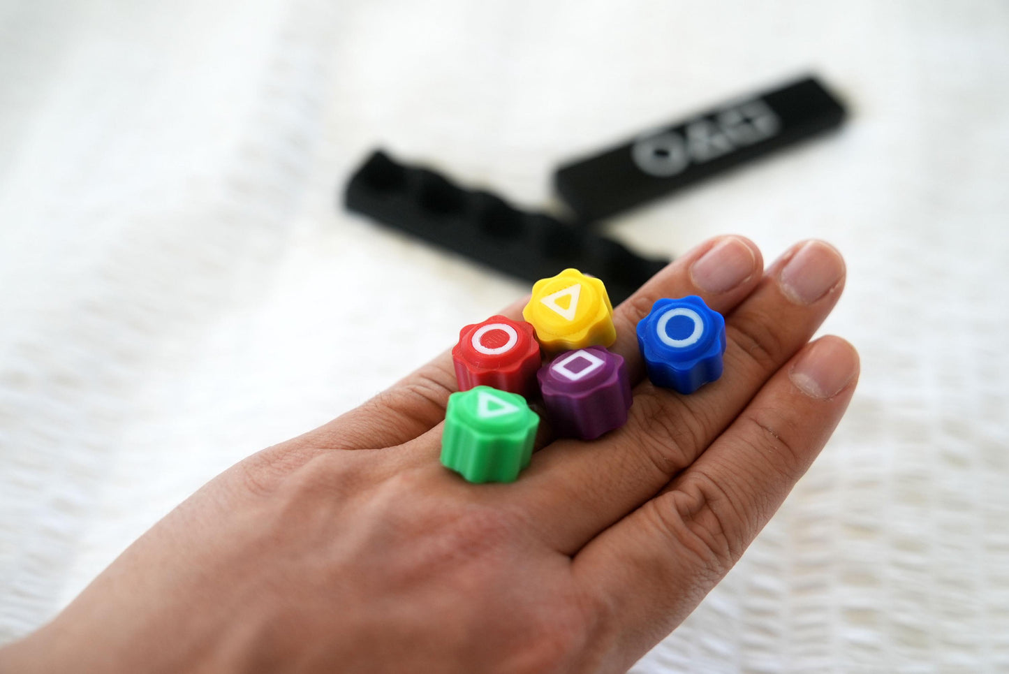 Premium Korean Gonggi Jacks Game Set - 5 Traditional Korean Gonggi Stones with Carrying Case | Bundle | Dice | 공기 | Weighted Bearings